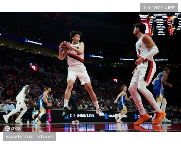 开拓者对阵勇士季前赛 夏普精彩表现引领球队全场亮点