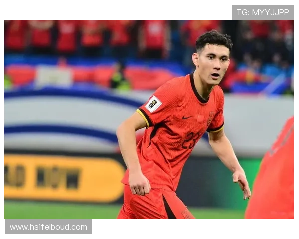 拜合拉木错失良机球停得太靠后导致单刀机会流失